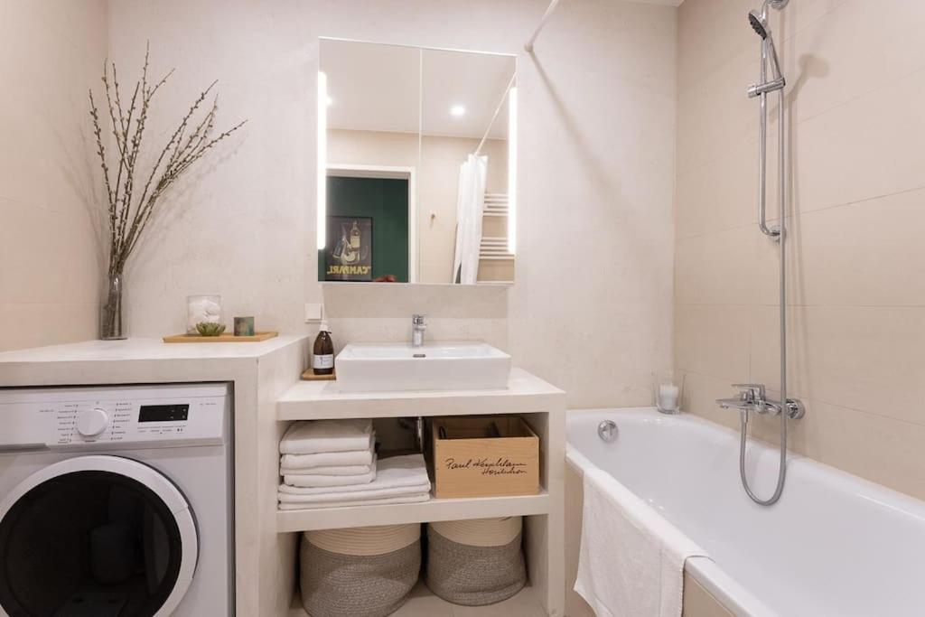 Dream Apartment - Central And Quiet With Ac And Free Parking Garage Βιέννη Εξωτερικό φωτογραφία